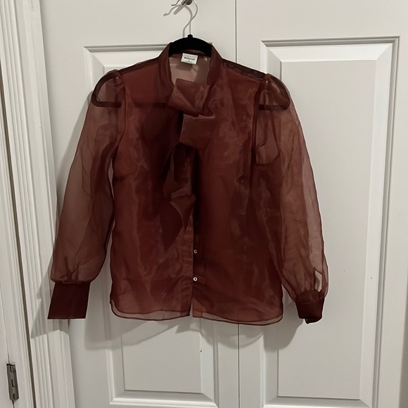 beautiful blouse - Picture 1 of 2